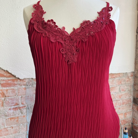 NB Red Lace Tank SIZE XL - Picture 6 of 7